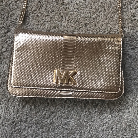 Michael Kors Handbags - Authentic Michael Kors cross body
